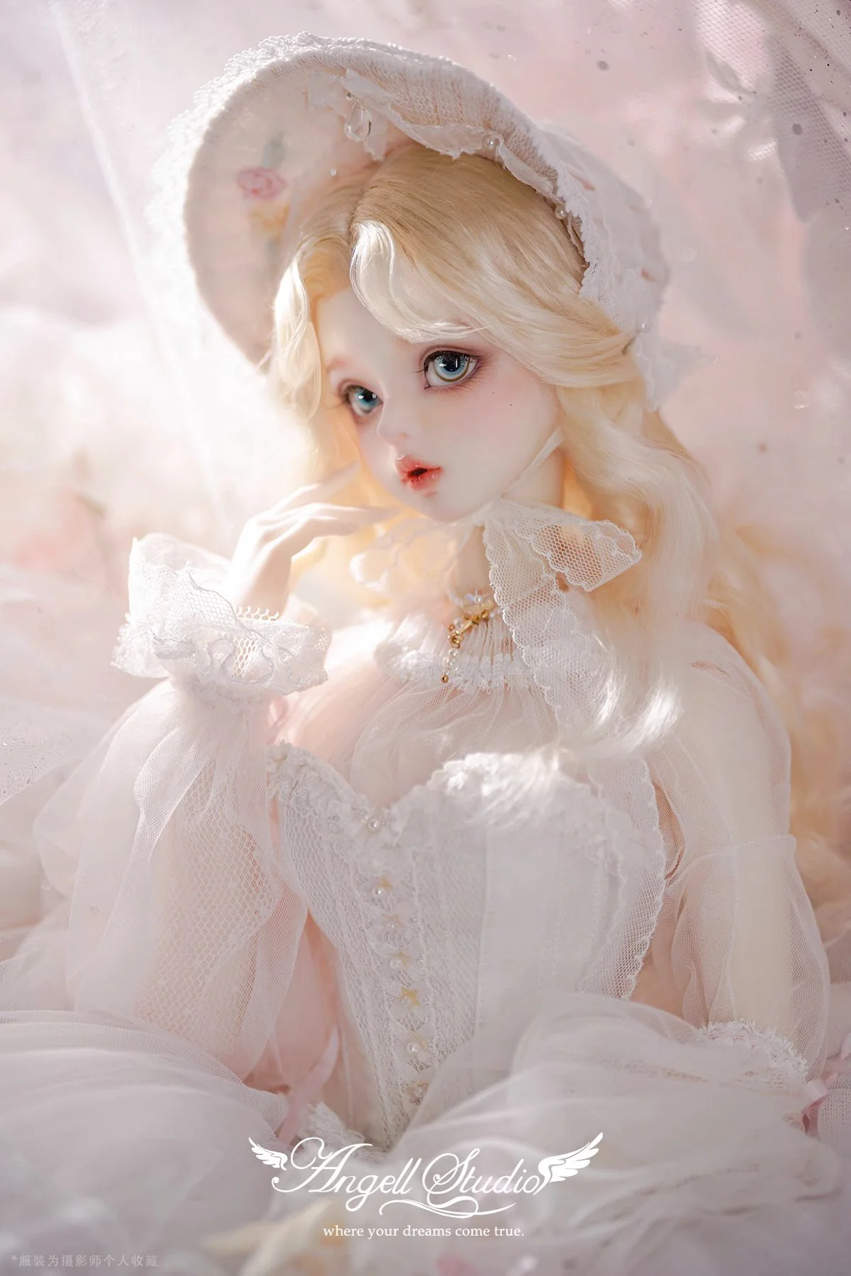 Han | Preorder | DOLL - Image 3